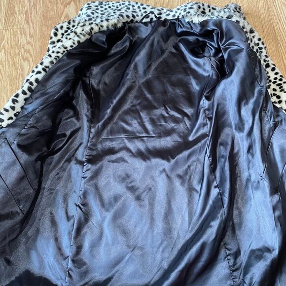 Leopard Print Snap Closure Faux Fur Jacket - Picture 10 of 10